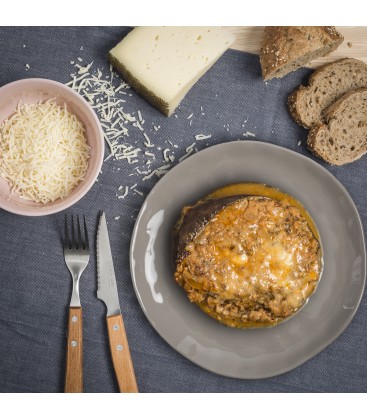 Berenjenas al horno rellenas de carne con parmesano